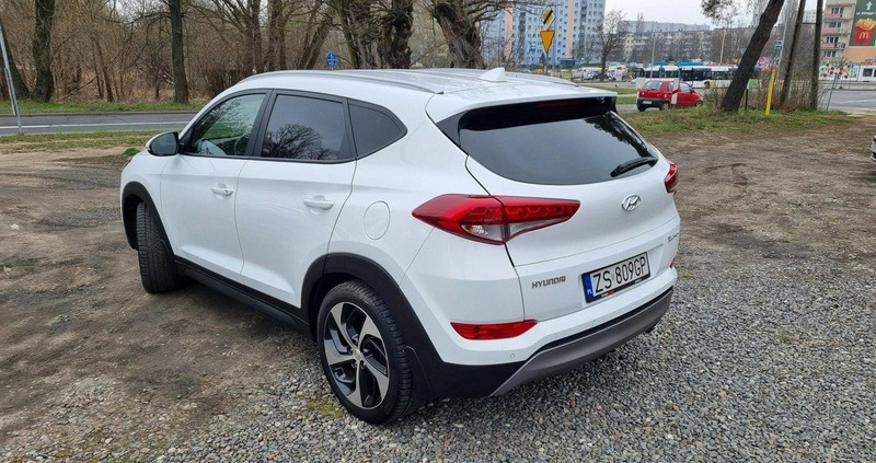 Hyundai Tucson cena 61900 przebieg: 174000, rok produkcji 2016 z Kamieńsk małe 211